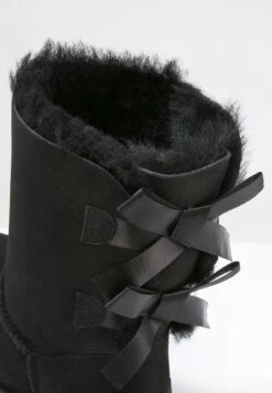 Ugg Bailey Bow - Korte Laarzen - Black 9 Ugg Bailey Bow - Korte Laarzen - Black -Ugg Winkel 011720007043403f923f2eca89e4ee89