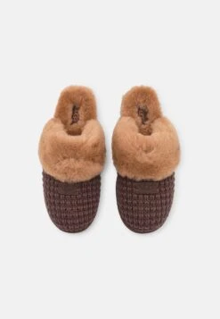 Ugg Cozy - Pantoffels - Burnt Cedar 11 Ugg Cozy - Pantoffels - Burnt Cedar -Ugg Winkel 04acdc4656db4a4fb950a2df8044e71f