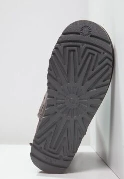 Ugg Bailey Bow - Korte Laarzen - Grey 12 Ugg Bailey Bow - Korte Laarzen - Grey -Ugg Winkel 04e16e88c3674ea1b533a7269ed9fc2f