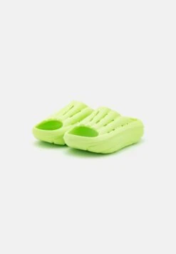 Ugg Foamo Slide - Muiltjes - Pale Chartreuse 10 Ugg Foamo Slide - Muiltjes - Pale Chartreuse -Ugg Winkel 0771d855fab541d199e7c30b607dbdc1