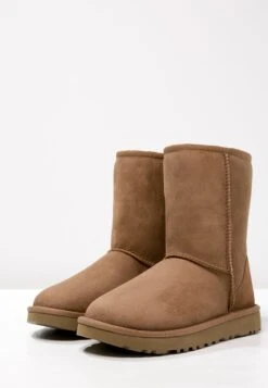 Ugg Classic Short - Korte Laarzen - Chestnut -Ugg Winkel 081d6300443a4191802a7b1d82147727