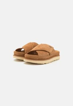 Ugg GoldenstarCross Slide - Muiltjes - Chestnut -Ugg Winkel 0af511ff12cb432cbc96d63b24b639d7