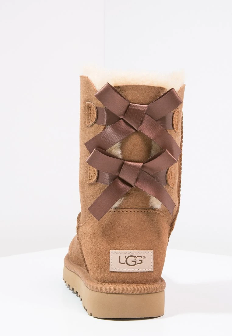 Ugg Bailey Bow - Korte Laarzen - Chestnut 4 Ugg Bailey Bow - Korte Laarzen - Chestnut - Afbeelding 4