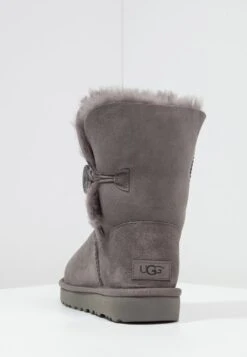 Ugg Bailey Button Ii - Korte Laarzen - Grey -Ugg Winkel 261658568daf40a1a49e33e3bc0b71be