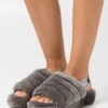 Ugg Fluff Yeah Slide - Pantoffels - Charcoal 11 Ugg Fluff Yeah Slide - Pantoffels - Charcoal -Ugg Winkel 2964df3ef1ef47dfbb54220cbe30f70e