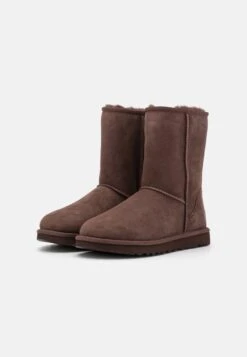 Ugg Classic Short - Korte Laarzen - Burnt Cedar 8 Ugg Classic Short - Korte Laarzen - Burnt Cedar -Ugg Winkel 2c7556c1a1084339bce9a18377d46d02