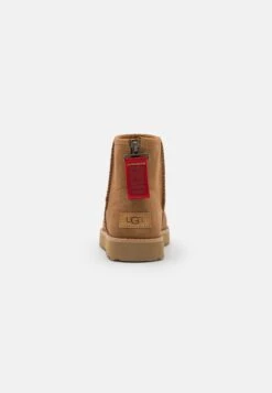 Ugg Classic Mini Logo Zip - Korte Laarzen - Chestnut -Ugg Winkel 32018fa881d0416b9ff8c56586cf1ca5