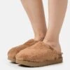 Ugg Fuzz Sugar - Pantoffels - Cognac 14 Ugg Fuzz Sugar - Pantoffels - Cognac -Ugg Winkel 399ead28788e486099995983fd45543d