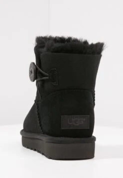 Ugg Mini Bailey Button - Korte Laarzen - Black -Ugg Winkel 3af02698da08458fbde1b4be0c1ab269