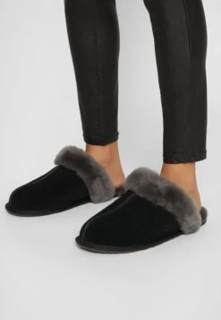 Ugg Scuffette - Pantoffels - Black/Grey 11 Ugg Scuffette - Pantoffels - Black/Grey -Ugg Winkel 437e34775adc4ba08d8bcf6f3bd7c023