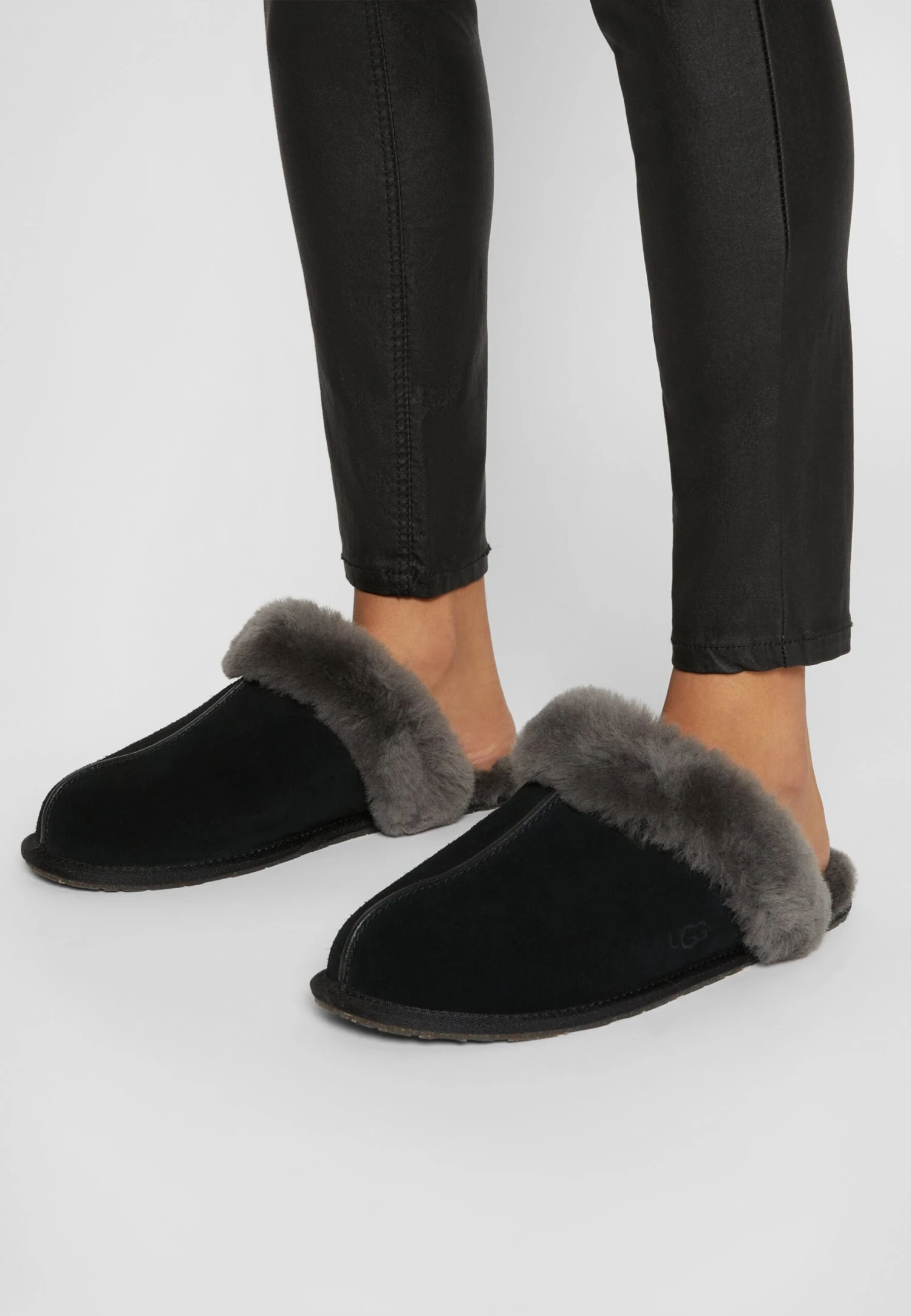 Ugg Scuffette - Pantoffels - Black/Grey 4 Ugg Scuffette - Pantoffels - Black/Grey - Afbeelding 4