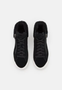 Ugg Alameda Mid Zip - Sneakers Hoog - Black 11 Ugg Alameda Mid Zip - Sneakers Hoog - Black -Ugg Winkel 471f051bd4a24f0ea0ff4766332cc4f9