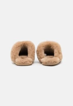 Ugg Scuffette Spotty - Pantoffels - Natural -Ugg Winkel 479171a3b2b34cd7a09325810ce6e037