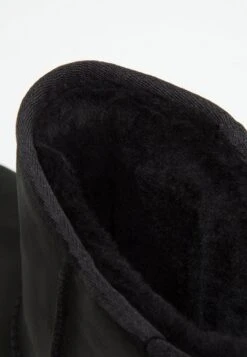 Ugg Classic- Snowboots- Black -Ugg Winkel 4916bbf292a14050b63facf3b30ef88e