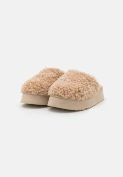 Ugg Maxi Curly Platform - Pantoffels - Sand -Ugg Winkel 492bb093b4e44c93abd8e7f593d544b2