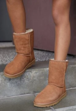 Ugg Classic Short - Korte Laarzen - Chestnut -Ugg Winkel 4a6542729ca04a069257dac53e25c219