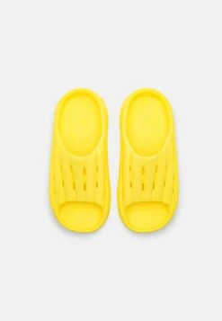 Ugg Foamo Slide - Muiltjes - Sunny Yellow -Ugg Winkel 4ce8968a52ca44da9d194b0d3cde6fed