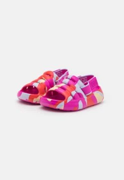 Ugg Sport Yeah Camopop - Sandalen - Dragon Fruit -Ugg Winkel 6185020602844eab94c30ec5cd92a3bc