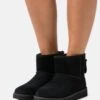 Ugg Classic Mini Logo Zip - Korte Laarzen - Black 13 Ugg Classic Mini Logo Zip - Korte Laarzen - Black -Ugg Winkel 731c41688440483e977871b52b2eb539
