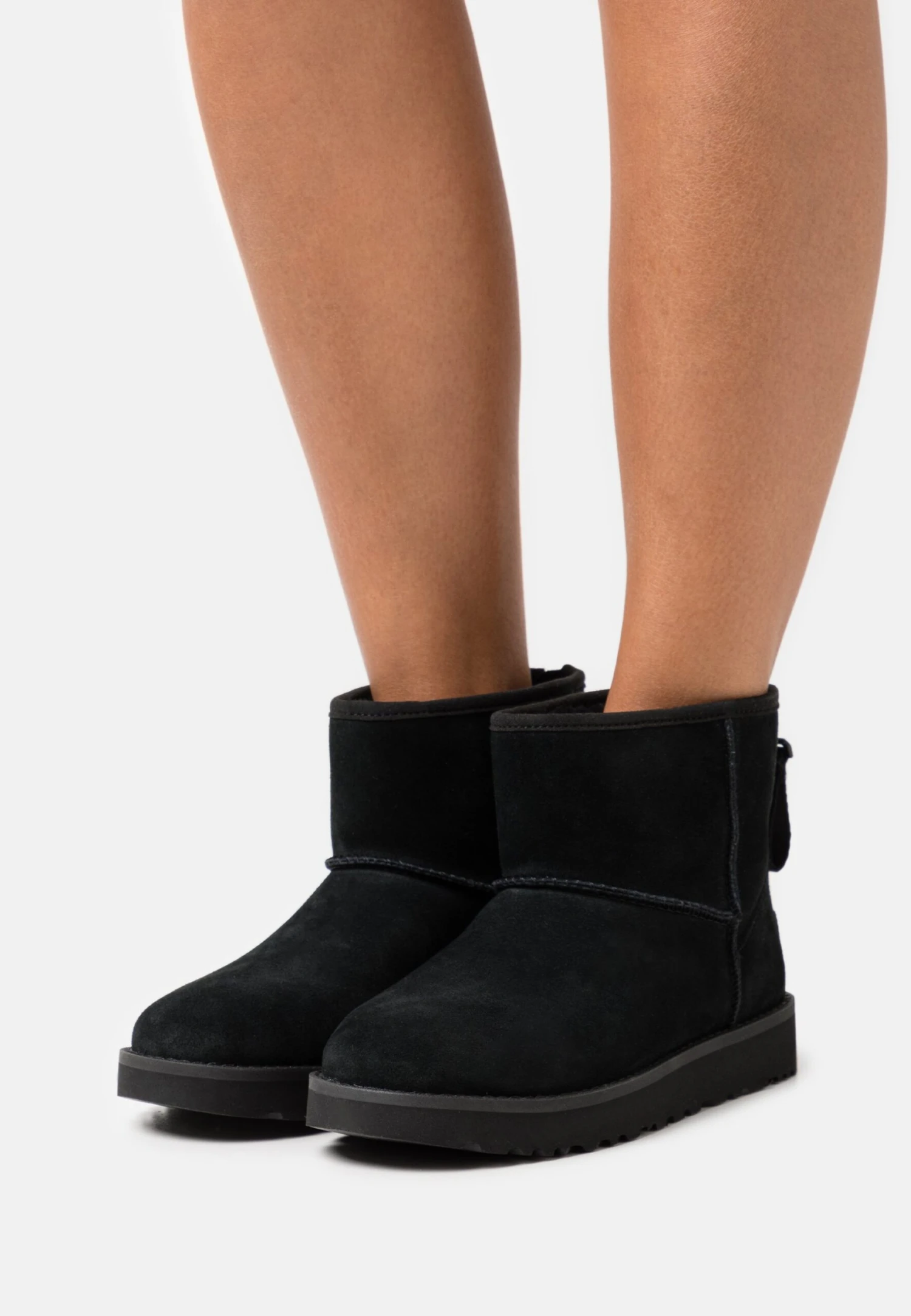 Ugg Classic Mini Logo Zip - Korte Laarzen - Black 1 Ugg Classic Mini Logo Zip - Korte Laarzen - Black