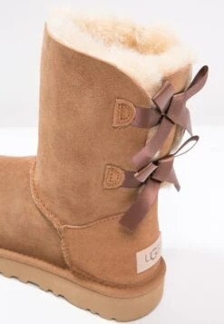 Ugg Bailey Bow - Korte Laarzen - Chestnut 11 Ugg Bailey Bow - Korte Laarzen - Chestnut -Ugg Winkel 73254e64785b4e00837b22423fa171db