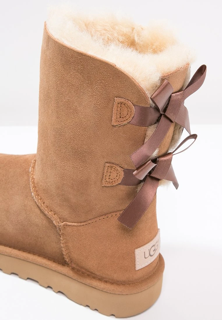 Ugg Bailey Bow - Korte Laarzen - Chestnut 6 Ugg Bailey Bow - Korte Laarzen - Chestnut - Afbeelding 6