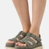 Ugg Goldenstar Strap - Sandalen Met Plateauzool - Moss Green 12 Ugg Goldenstar Strap - Sandalen Met Plateauzool - Moss Green -Ugg Winkel 8305adb4e8444e9a80fc8f543b2b9595