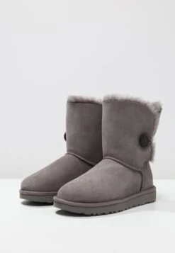 Ugg Bailey Button Ii - Korte Laarzen - Grey -Ugg Winkel 83adb0153a4244f797125b7309356c1e