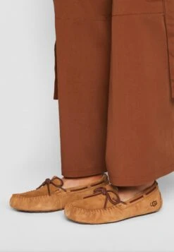 Ugg Dakota - Pantoffels - Chestnut 11 Ugg Dakota - Pantoffels - Chestnut -Ugg Winkel 89e94429d3ae4609be92b6187fcdbfce
