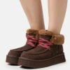Ugg Funkarra Cabin Cuff - Enkellaarsjes Met Plateauzool - Burnt Cedar -Ugg Winkel 8f002c998f014ebb85fe2177845aa691