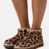 Ugg Classic Ultra Mini Spotty - Snowboots- Natural 12 Ugg Classic Ultra Mini Spotty - Snowboots- Natural -Ugg Winkel 9065116f84c648dcaeb7854fb415b6a2