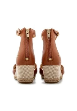 Ugg W Eugenia Pale- Sandalen Met Sleehak - Tan 9 Ugg W Eugenia Pale- Sandalen Met Sleehak - Tan -Ugg Winkel 9233c1f56f714abaad60bf4dacd5de8f