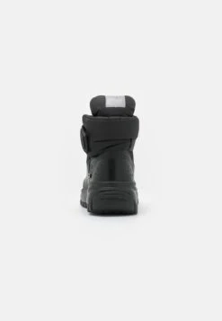 Ugg Yose Puff - Snowboots- Black 7 Ugg Yose Puff - Snowboots- Black -Ugg Winkel 9284419e389a4a529ff20ec83d239baa