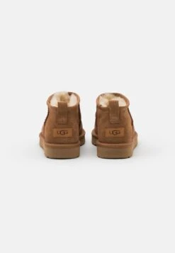 Ugg Classic Ultra - Korte Laarzen - Chestnut 13 Ugg Classic Ultra - Korte Laarzen - Chestnut -Ugg Winkel 9287fbcb008149b595faf894438e4cfd