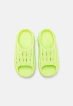 Ugg Foamo Slide - Muiltjes - Pale Chartreuse 13 Ugg Foamo Slide - Muiltjes - Pale Chartreuse -Ugg Winkel 93d63c2bc8dc4d1c8ff56025f707cbad
