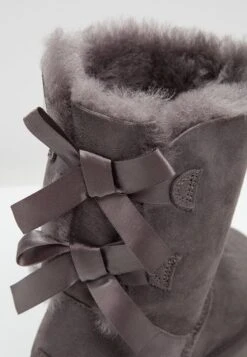 Ugg Bailey Bow - Korte Laarzen - Grey 13 Ugg Bailey Bow - Korte Laarzen - Grey -Ugg Winkel 9db3d989bbe645c6847acb8223ef4d8d
