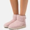 Ugg Classic Mini - Korte Laarzen - Rose Grey 12 Ugg Classic Mini - Korte Laarzen - Rose Grey -Ugg Winkel a03f1464e71d4e3f96982fb2eb329e55
