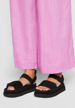 Ugg Goldenstar - Sandalen Met Plateauzool - Black -Ugg Winkel aecde7247f834d0583d76ae4ed96322e