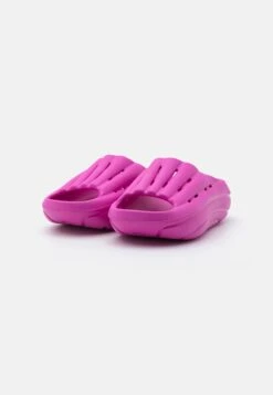 Ugg Foamo Slide - Muiltjes - Dragon Fruit 8 Ugg Foamo Slide - Muiltjes - Dragon Fruit -Ugg Winkel b0e4ce056d8a4f8fa269e209dd8a586b