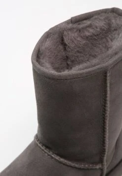 Ugg Classic Short - Korte Laarzen - Grey -Ugg Winkel b13a1a7628e345d2b3975df9db1cb9e0