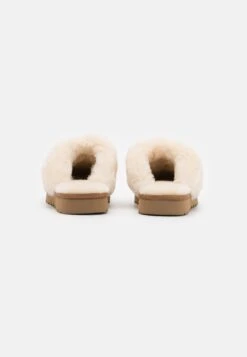 Ugg Cozy - Pantoffels - Cream -Ugg Winkel b5571a74f6324f21a1659713442b57c9