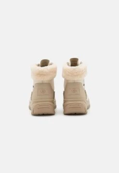 Ugg Yose Fluff - Snowboots- White Pine 9 Ugg Yose Fluff - Snowboots- White Pine -Ugg Winkel b7e93cfc415246ae908afa2648747372