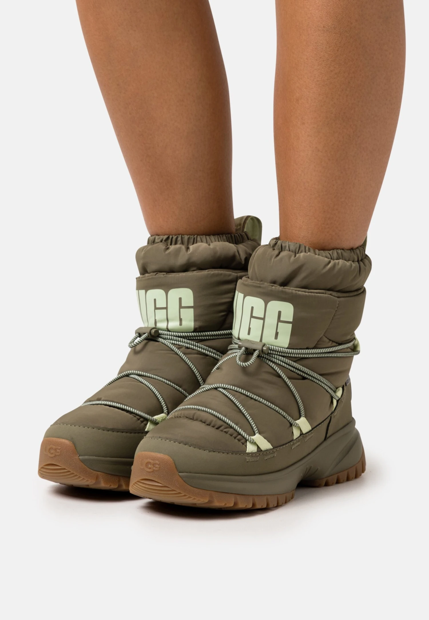 Ugg Yose Puffer Mid - Snowboots- Burnt Olive 1 Ugg Yose Puffer Mid - Snowboots- Burnt Olive