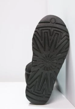 Ugg Bailey Bow - Korte Laarzen - Black 13 Ugg Bailey Bow - Korte Laarzen - Black -Ugg Winkel bd38c570fe304fe8bc89bb5b80ea161d