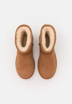 Ugg Classic Mini Regenerate - Korte Laarzen - Chestnut 8 Ugg Classic Mini Regenerate - Korte Laarzen - Chestnut -Ugg Winkel c419bf20ef7740dfa3fa48ec187c5be8