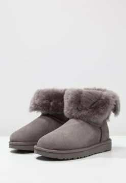 Ugg Bailey Button Ii - Korte Laarzen - Grey -Ugg Winkel c7052dc2be7043a6941b469820cab3f6