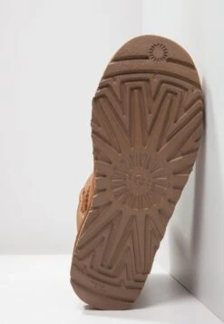 Ugg Mini Bailey Bow - Korte Laarzen - Chestnut 17 Ugg Mini Bailey Bow - Korte Laarzen - Chestnut -Ugg Winkel cb324eb5320f4c4e804469e8ce7a4899