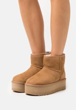 Ugg Classic Mini Platform - Enkellaarsjes Met Plateauzool - Chestnut