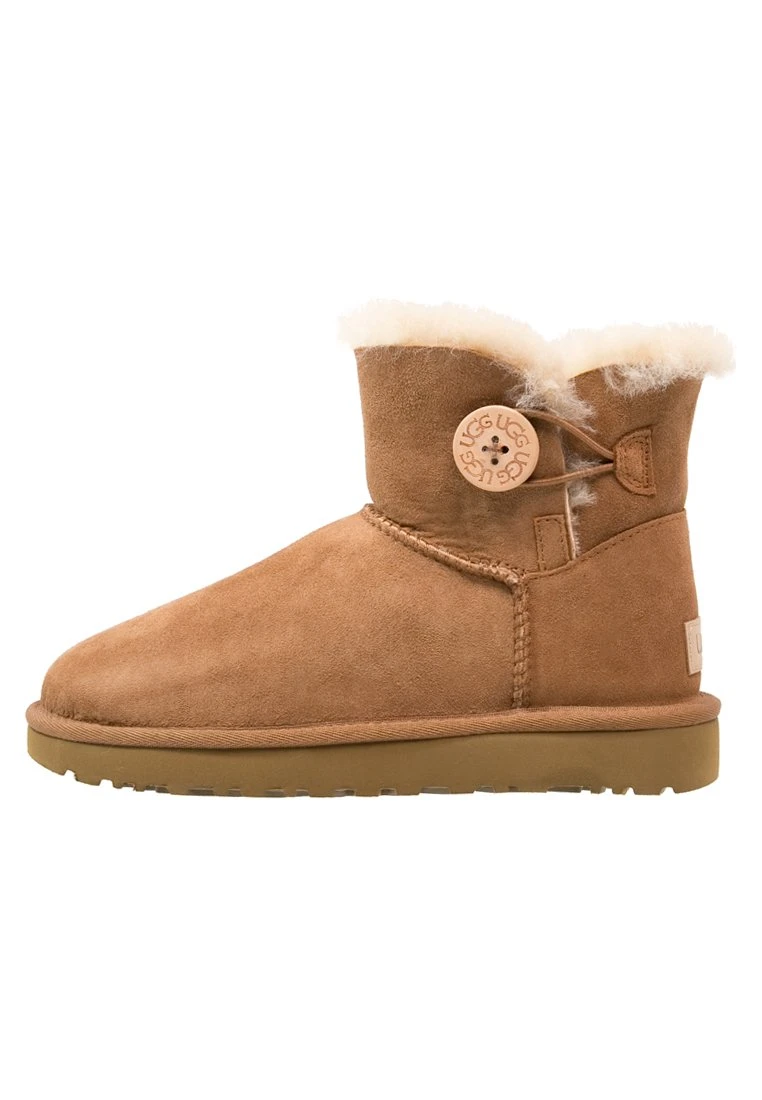 Ugg Mini Bailey Button - Korte Laarzen - Chestnut 2 Ugg Mini Bailey Button - Korte Laarzen - Chestnut - Afbeelding 2