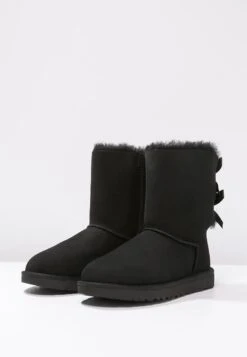 Ugg Bailey Bow - Korte Laarzen - Black 10 Ugg Bailey Bow - Korte Laarzen - Black -Ugg Winkel e2cd0cc66580441eb0c87b0ddcd2dbb3